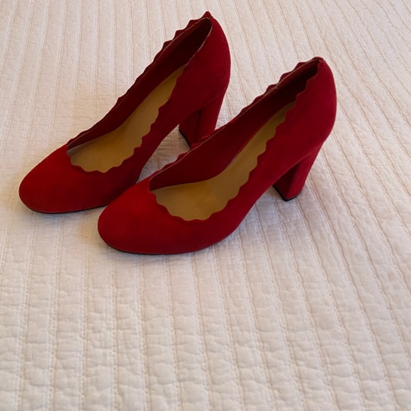 Scalloped Red Suede DSW Heels - Picture 4 of 6